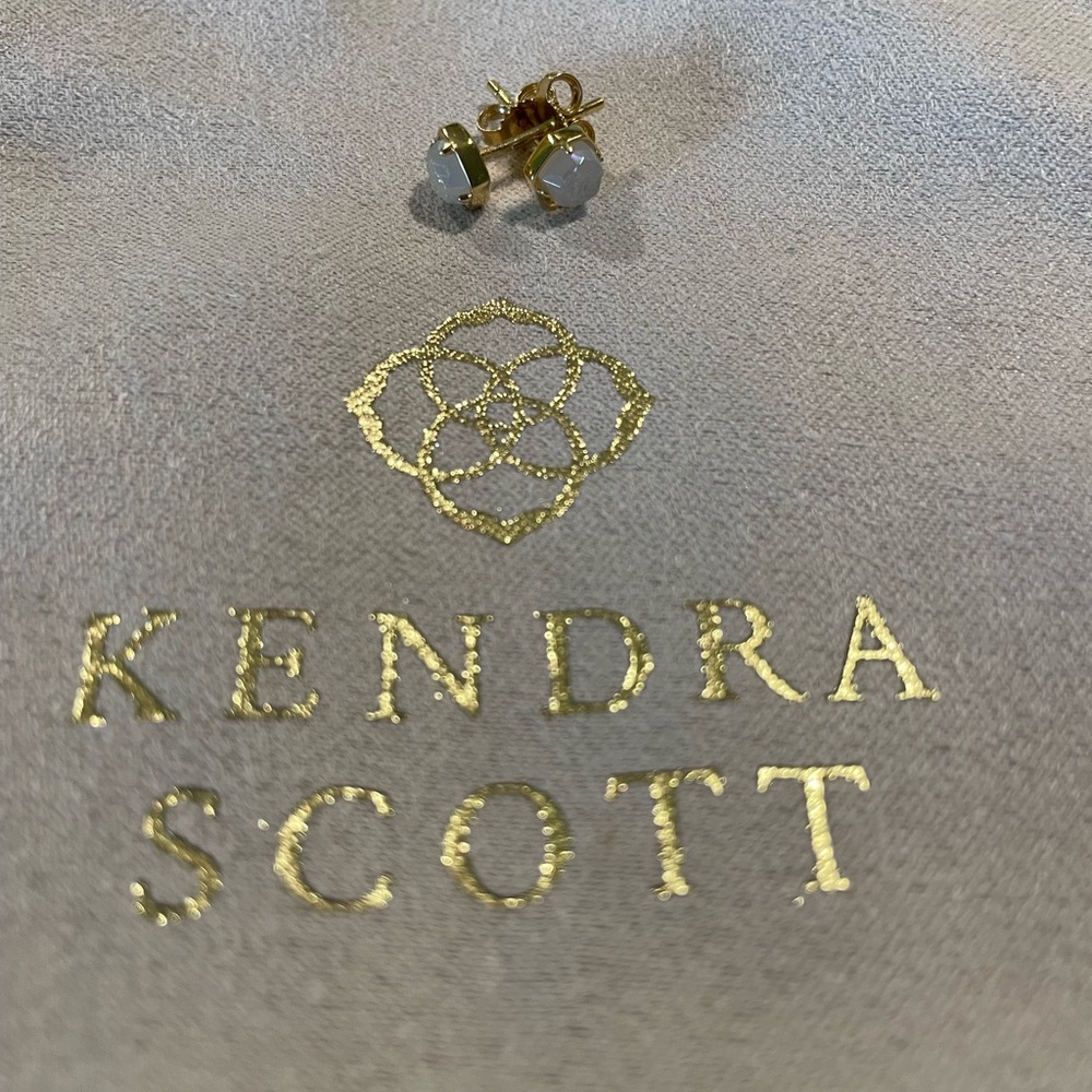 KENDRA SCOTT Vanessa Stud Earring